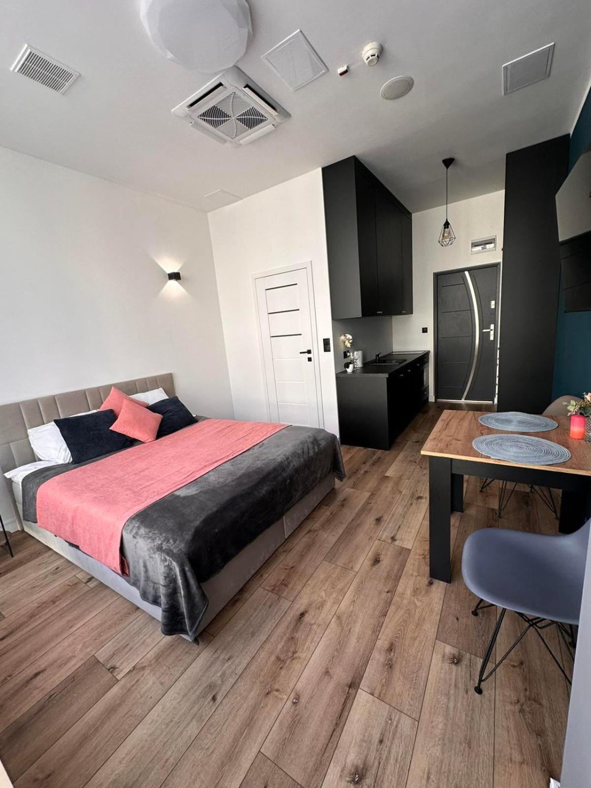 Hotel Apart Варшава Экстерьер фото